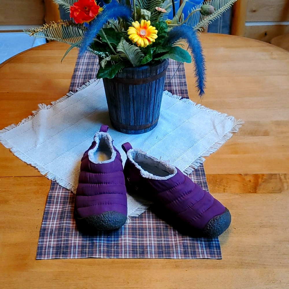 Keen Cush Slide-on Sz 7 Slipon Shoes